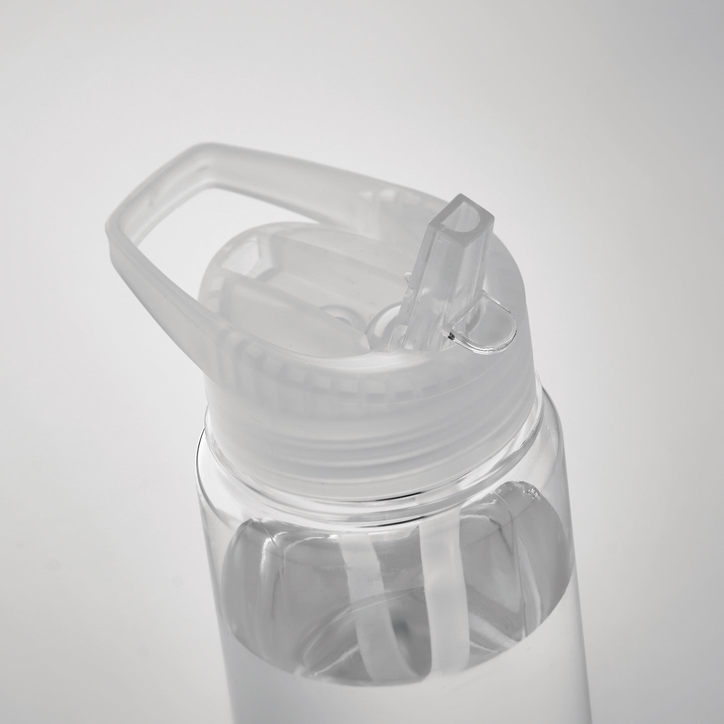 Trinkflasche aus Tritan Renew™. BPA-frei. Klappbares Mundstück. Auslaufsicher. Füllmenge: 650 ml. Dieses