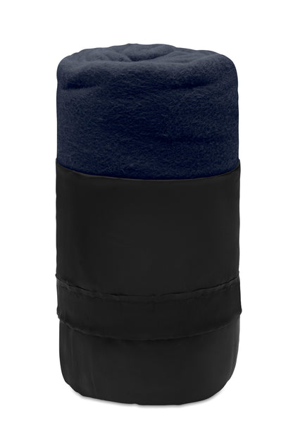 Fleece-Reisedecke aus RPET. Lieferung in RPET Polyester Hülle. 180 g/m² Fleece.