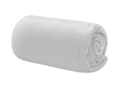 Fleece-Reisedecke aus RPET. Lieferung in RPET Polyester Hülle. 180 g/m² Fleece.