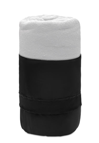 Fleece-Reisedecke aus RPET. Lieferung in RPET Polyester Hülle. 180 g/m² Fleece.