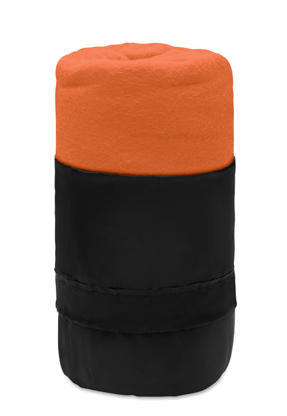 Fleece-Reisedecke aus RPET. Lieferung in RPET Polyester Hülle. 180 g/m² Fleece.