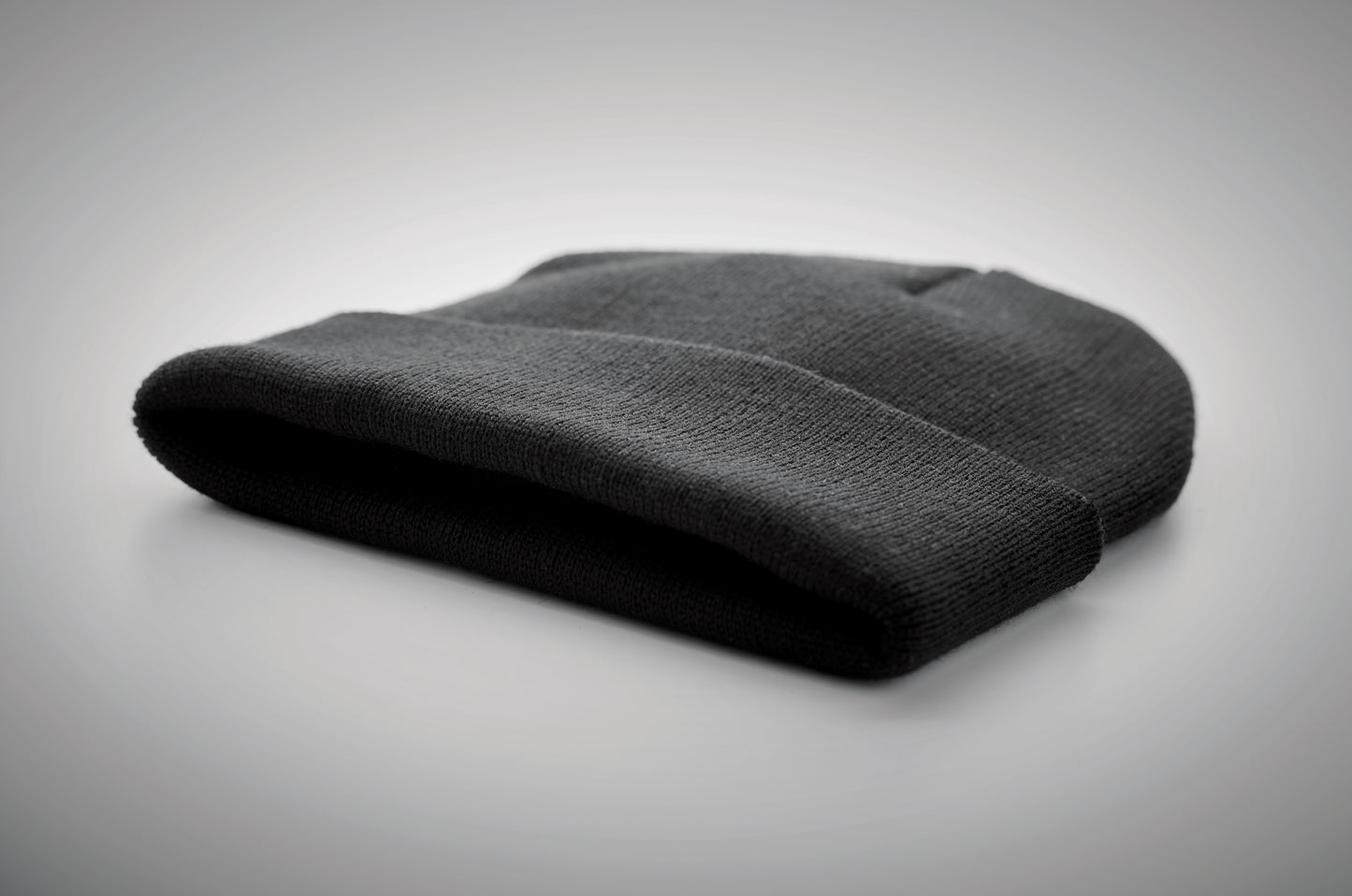 Gestrickte Beanie aus softem elastischem RPET Polyester. Mit Umschlag. Unisex.
